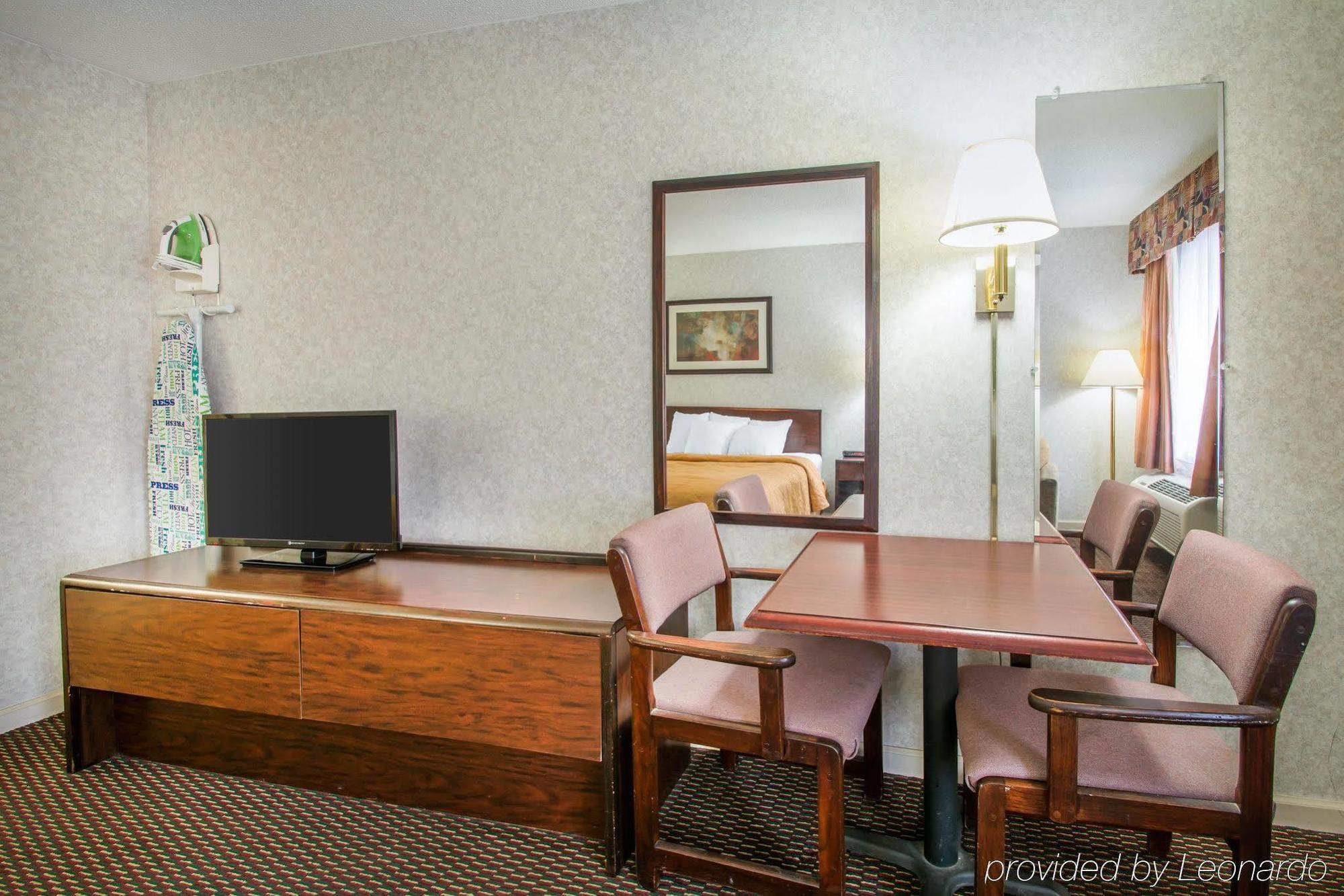 Econo Lodge Трой Экстерьер фото